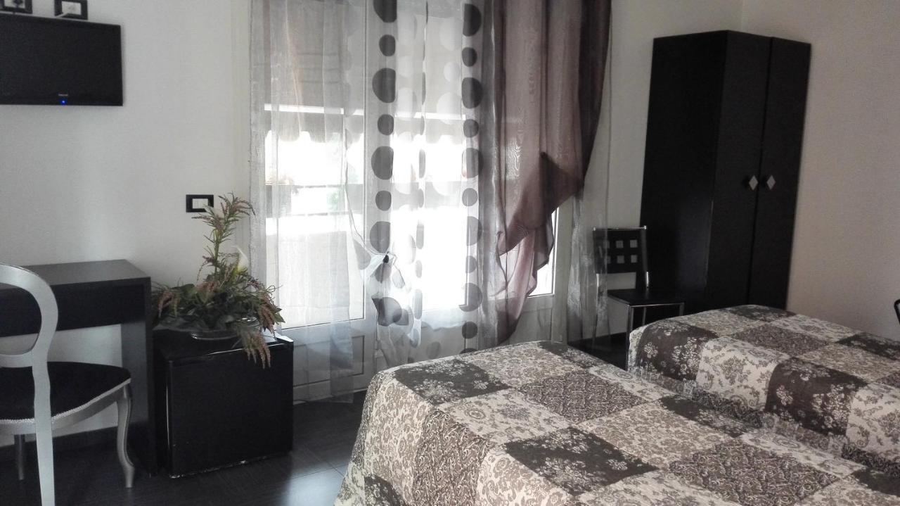 A New Guesthouse Pavia Kamer foto
